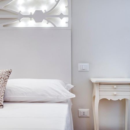 Bed and Breakfast Vittoria Luxury House Лечче Екстер'єр фото