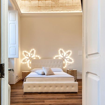 Bed and Breakfast Vittoria Luxury House Лечче Екстер'єр фото