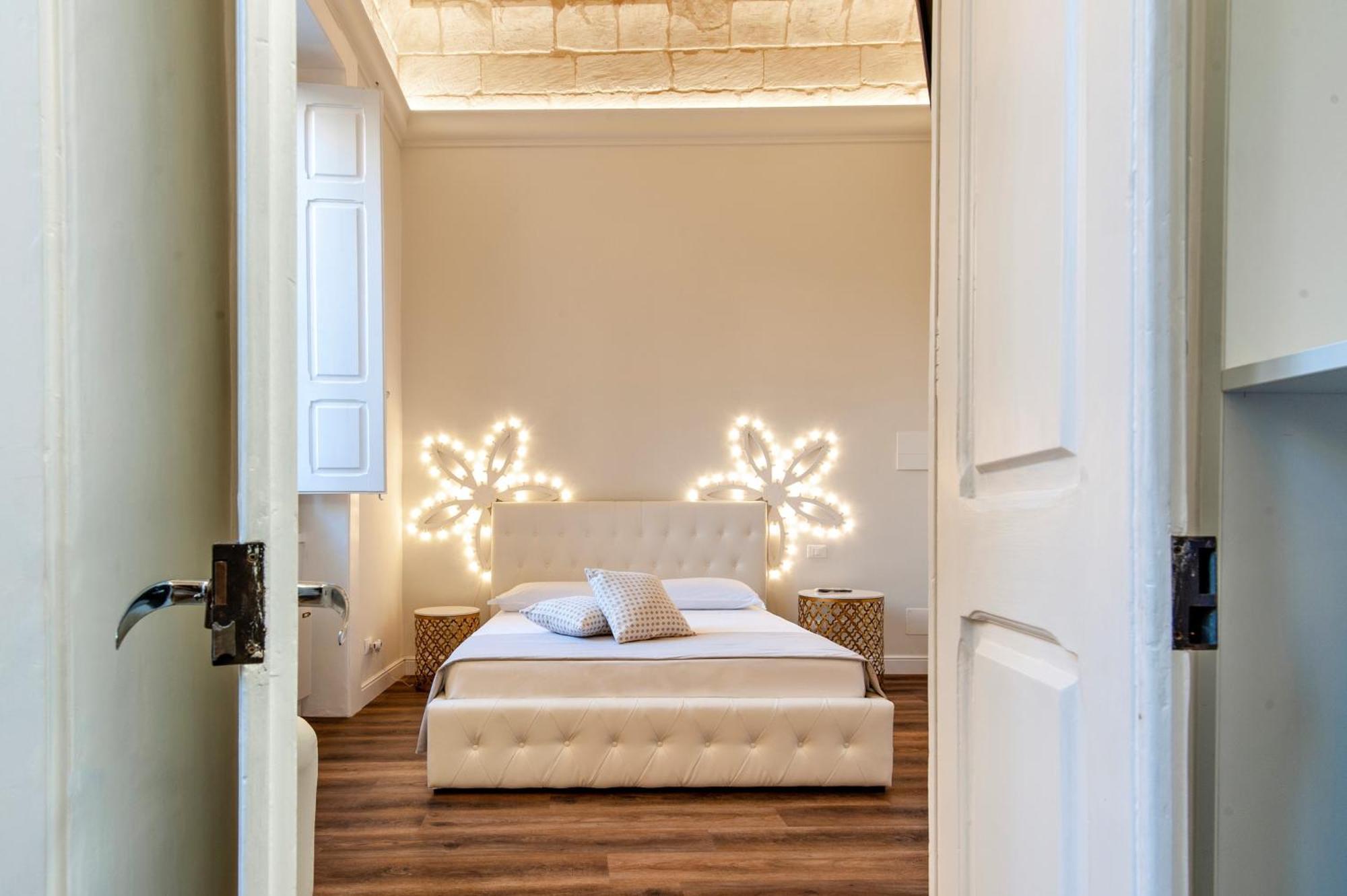 Bed and Breakfast Vittoria Luxury House Лечче Екстер'єр фото